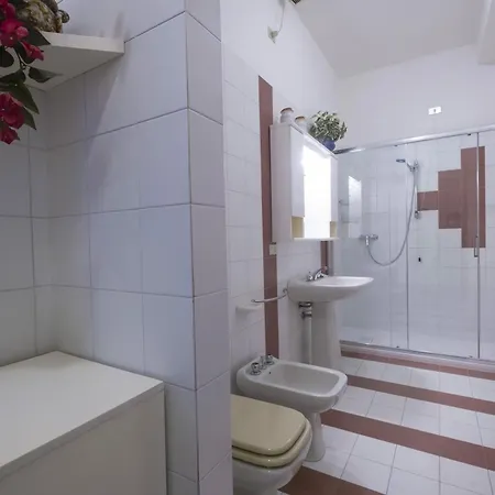 607 - Bellissimo Quadrilocale In Centro A Numana, Aria Condizionata, Portico, Vista Mare Spettacolare E Garage *