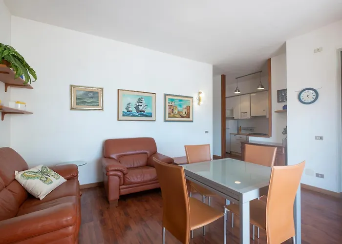 607 - Bellissimo Quadrilocale In Centro A Numana, Aria Condizionata, Portico, Vista Mare Spettacolare E Garage * Numana