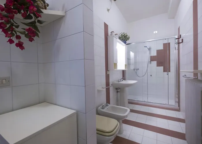 607 - Bellissimo Quadrilocale In Centro A Numana, Aria Condizionata, Portico, Vista Mare Spettacolare E Garage *